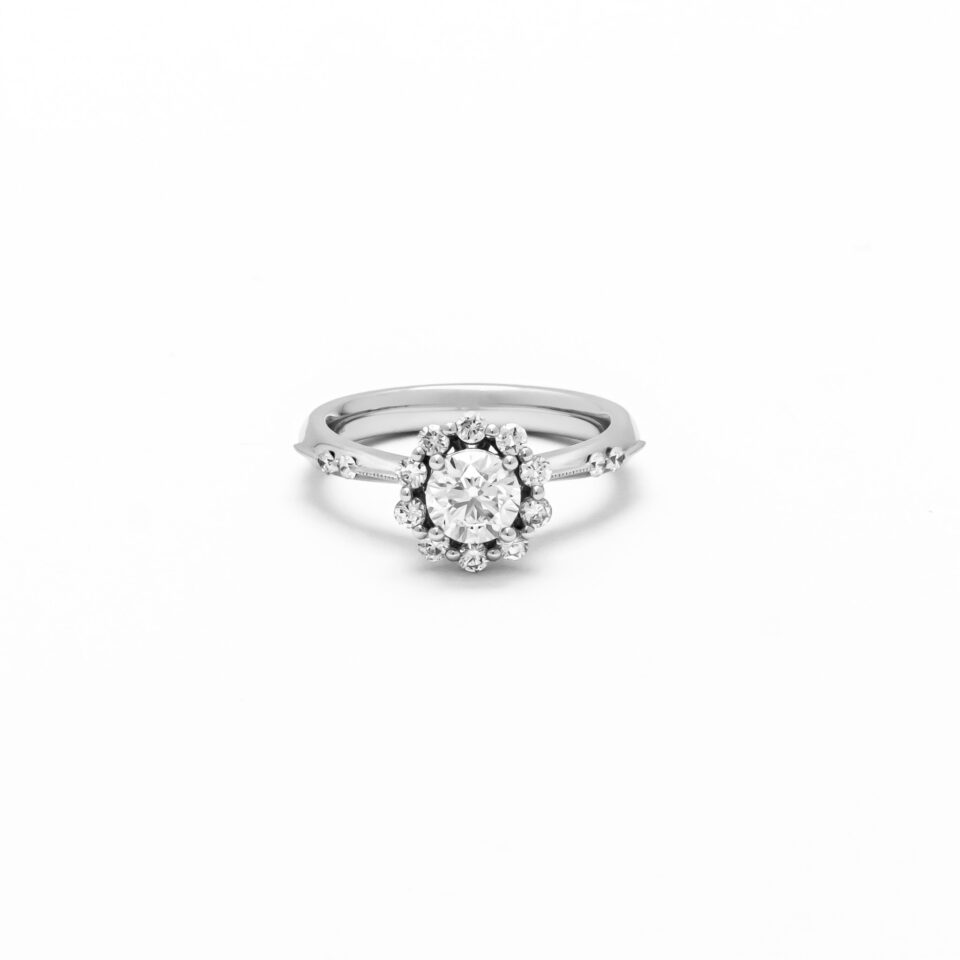 18K White Gold 0.908ct Diamond Ring