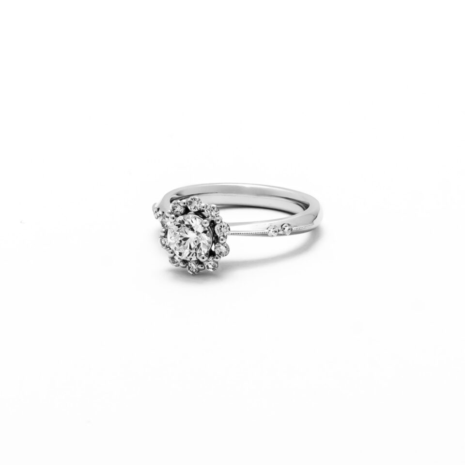 18K White Gold 0.908ct Diamond Ring