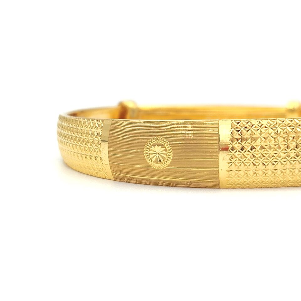 24K Gold Boutique Design Bangle
