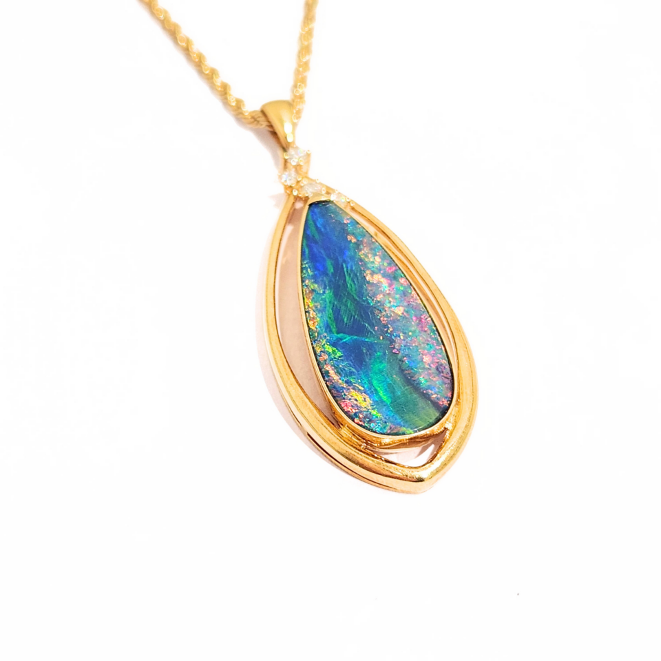 18K Gold Opal Pendant