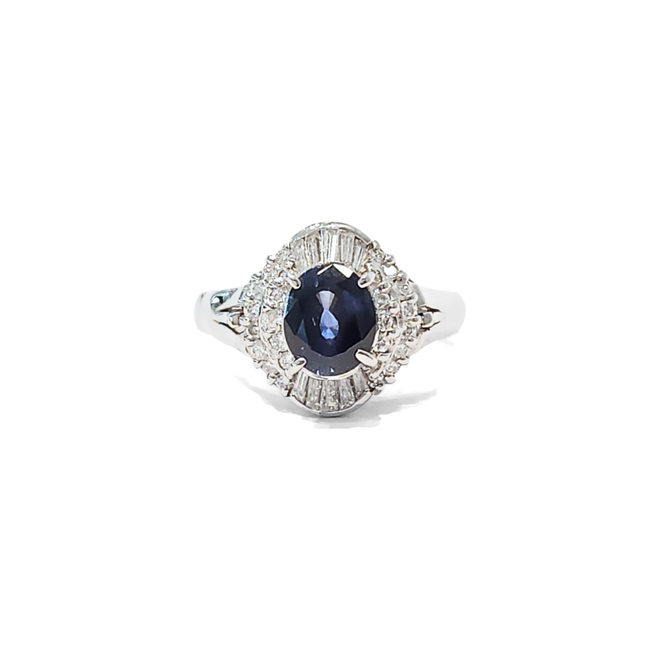 18K White Gold Sapphire Ring