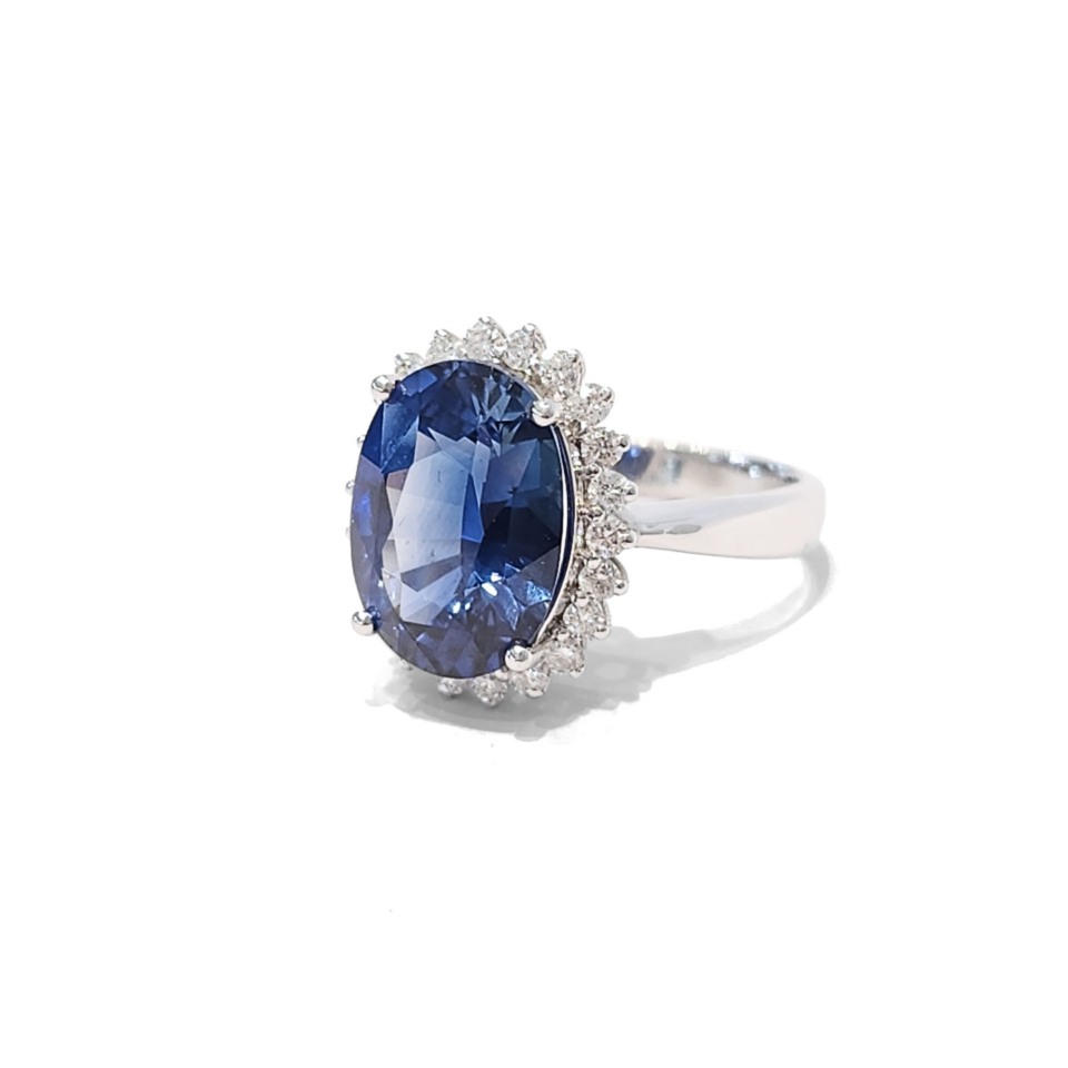 18K White Gold Sapphire Ring