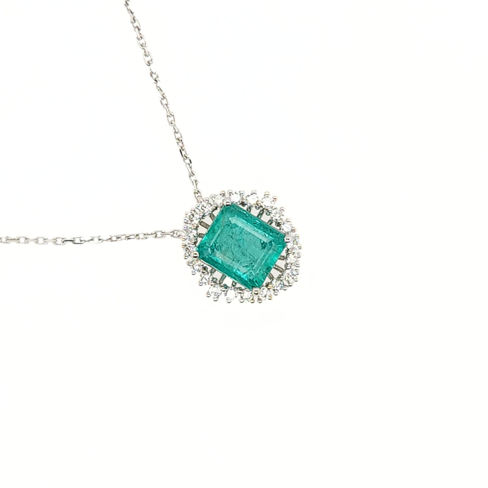18K White Gold Emerald Necklace